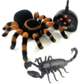 Halloween fergesteuerte Spinne und Skorpion